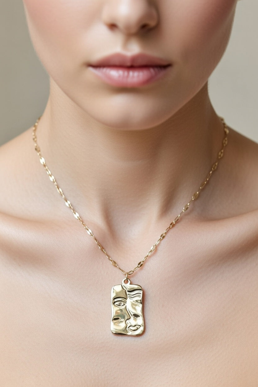 Face Pendant Necklace – Gold Minimalist Statement
