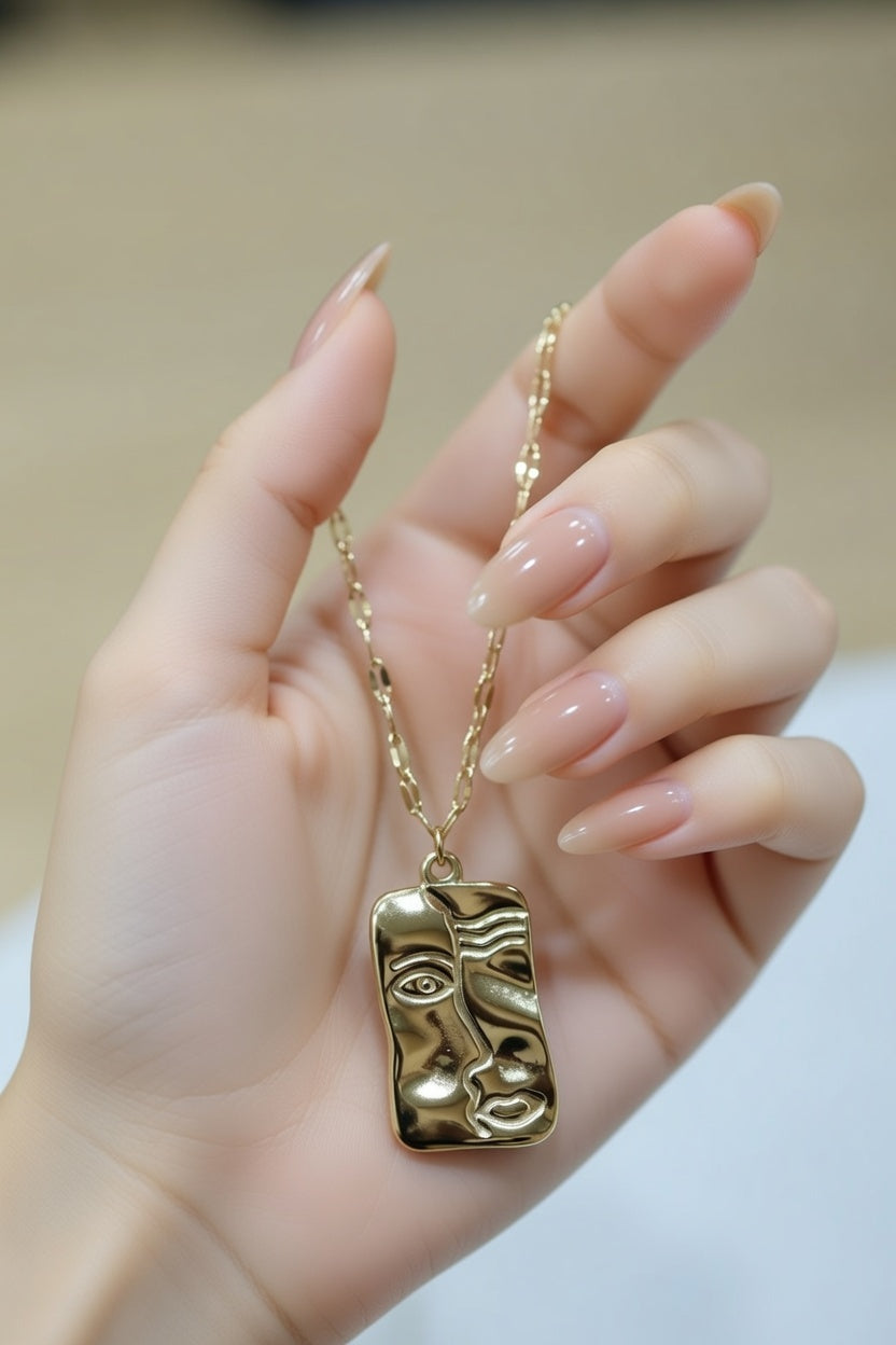 Face Pendant Necklace – Gold Minimalist Statement